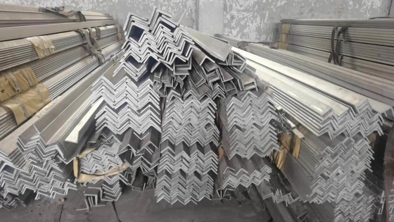 AISI ASTM JIS Stainless Steel Unequal Angle Bar SUS 201 304 304L 321 2205 400mm